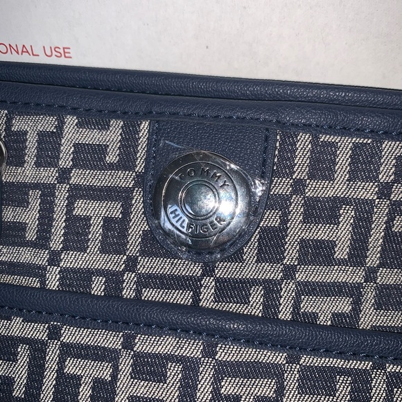 Hilfiger Shoulder Bag - Picture 3 of 8